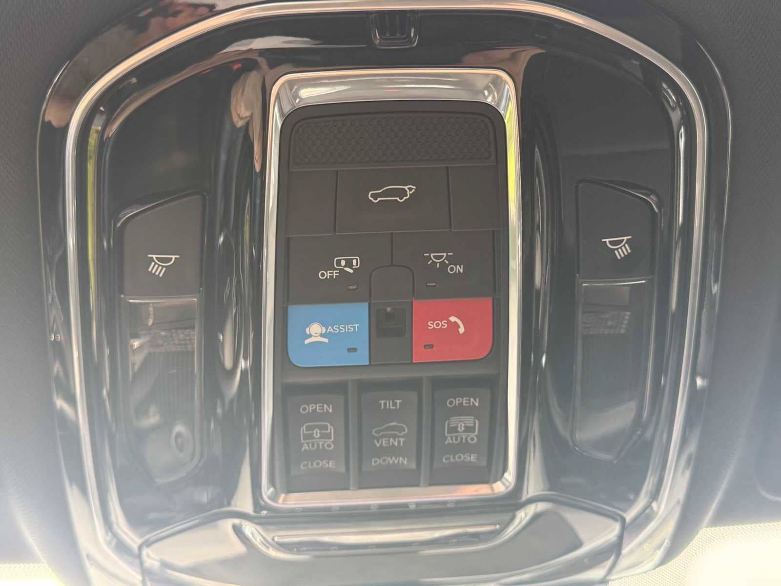 Used 2024 Jeep Grand Cherokee L Overland AWD/4WD image 35