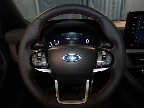 New 2026 Ford Explorer ST-Line w/ ST-Line Street Pack image 10