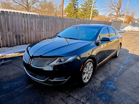Used 2016 Lincoln MKZ image 4