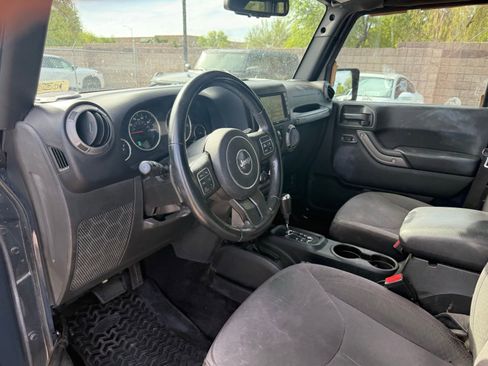 Used 2017 Jeep Wrangler Unlimited Sport w/ Quick Order Package 24S AWD/4WD image 14