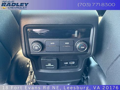 Used 2022 GMC Acadia SLE w/ Driver Convenience Package AWD/4WD image 24