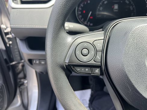 Used 2025 Toyota RAV4 XLE w/ Convenience Package FWD image 19