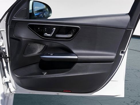 Used 2025 Mercedes-Benz C 300 Sedan image 30