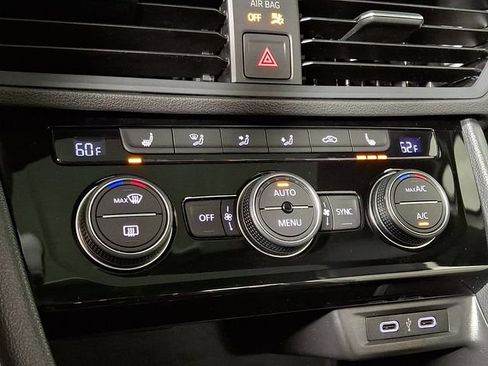Used 2021 Volkswagen Jetta R-Line FWD image 18