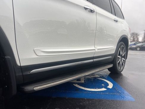 Certified 2020 Honda Pilot Touring image 12