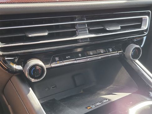 Used 2024 Chevrolet Traverse RS image 26