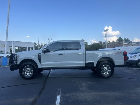 Used 2025 Ford F350 Lariat w/ Lariat Ultimate Package AWD/4WD image 4