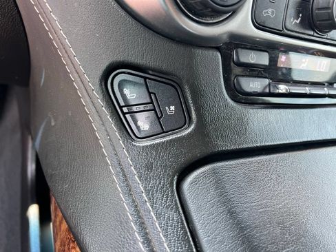 Used 2019 Chevrolet Suburban Premier w/ Premier Plus Edition AWD/4WD image 41