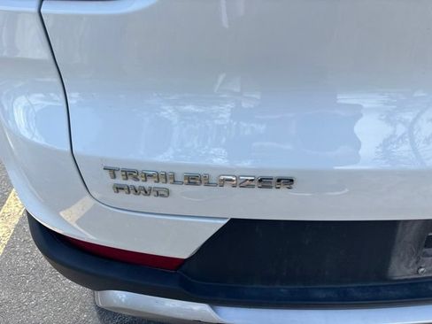 Used 2022 Chevrolet TrailBlazer LT AWD/4WD image 13