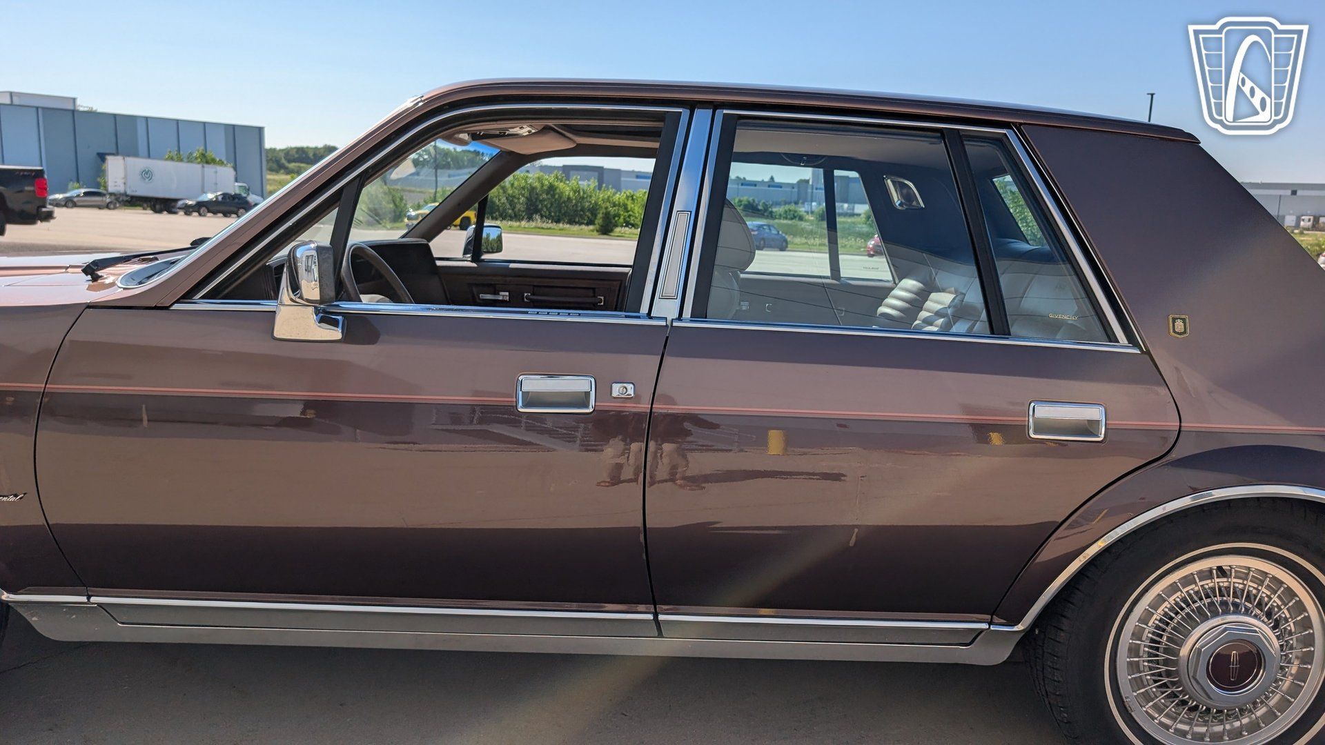 Used 1987 Lincoln Continental Signature RWD image 30