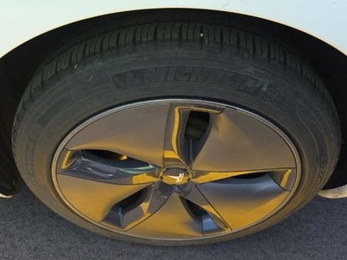 Used 2020 Tesla Model 3 Standard Range RWD image 8