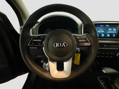 Used 2020 Kia Sportage LX image 13