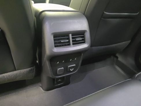 Certified 2018 Chevrolet Equinox Premier image 23