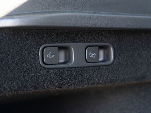 Used 2023 Tesla Model Y Long Range image 40