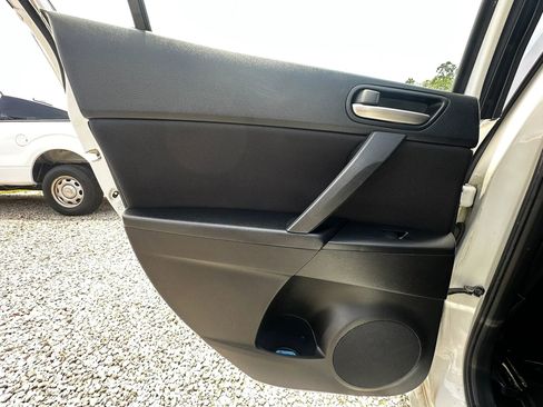 Used 2013 MAZDA MAZDA3 i Touring FWD image 45
