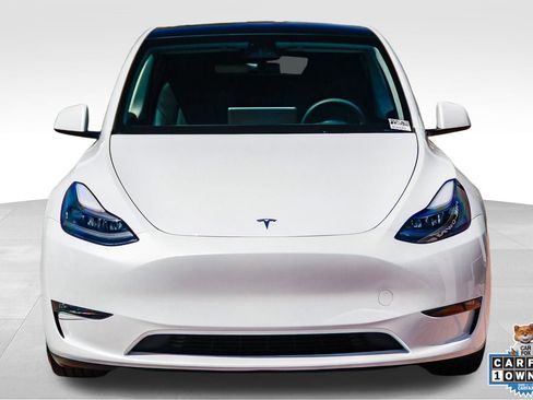 Used 2024 Tesla Model Y Performance image 2