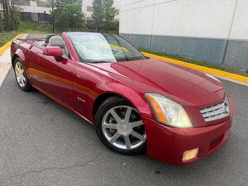 Used 2004 Cadillac XLR RWD image 1