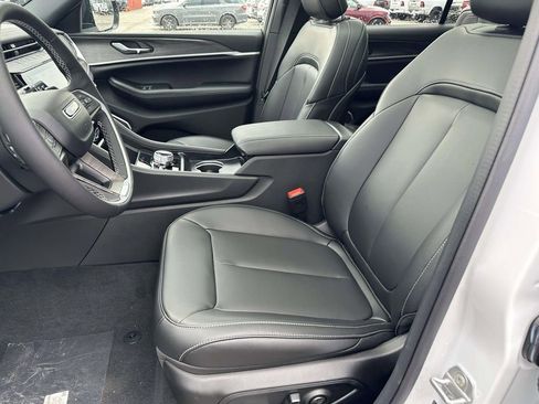 New 2026 Jeep Grand Cherokee L Limited w/ Limited Altitude Package image 15