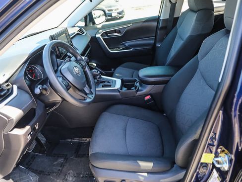 Certified 2021 Toyota RAV4 XLE w/ Carpet Mat Package (TMS) FWD image 18