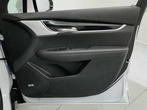 Certified 2025 Cadillac XT6 Premium Luxury w/ Technology Package AWD/4WD image 30