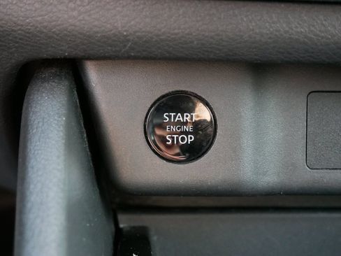 Used 2024 Nissan Rogue S AWD/4WD image 21