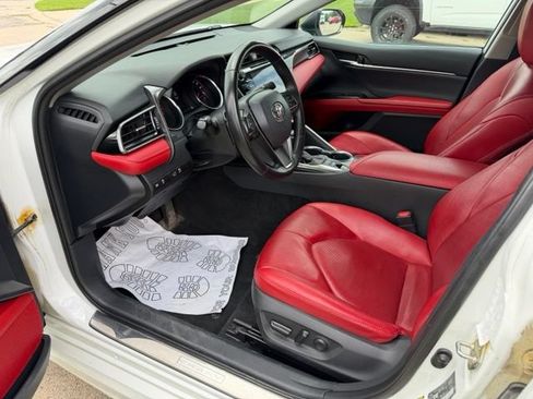 Used 2020 Toyota Camry XSE FWD image 13