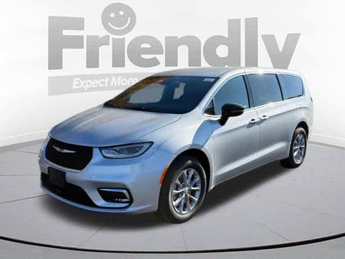 New 2026 Chrysler Pacifica Select image 9