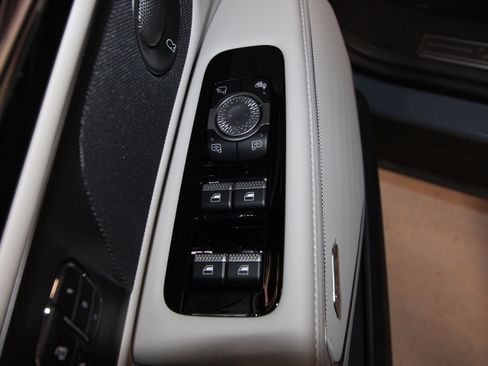 New 2026 Lincoln Nautilus Reserve image 5