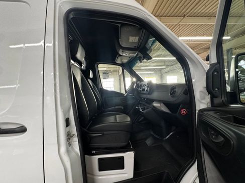 Used 2020 Mercedes-Benz Sprinter 3500 image 10