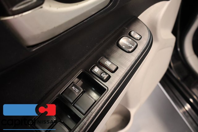 Used 2012 Toyota Camry LE FWD image 10