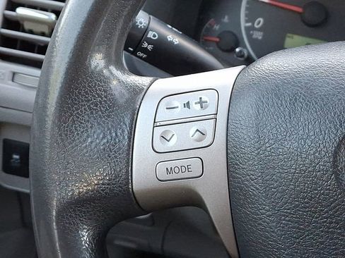 Used 2013 Toyota Corolla LE FWD image 22