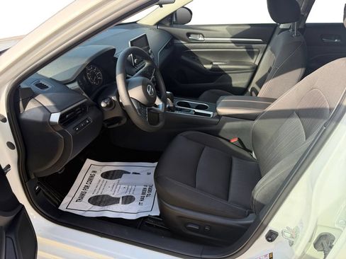 Used 2022 Nissan Altima 2.5 SV FWD image 10