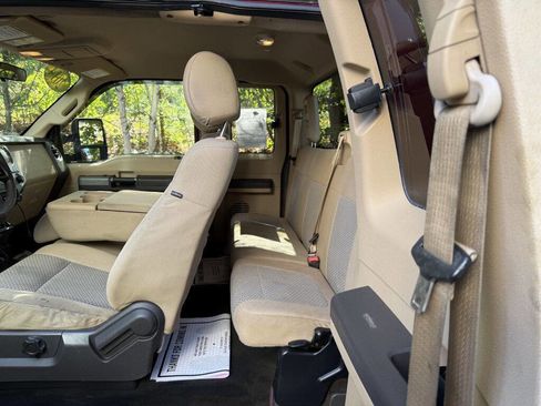 Used 2014 Ford F250 XLT w/ Snow Plow Prep Package image 12