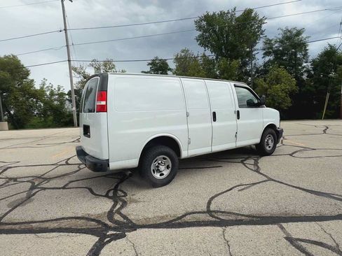 Used 2019 Chevrolet Express 2500 w/ Driver Convenience Package RWD image 8