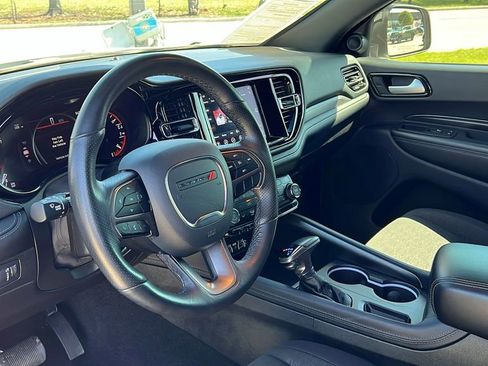 Used 2023 Dodge Durango SXT image 2