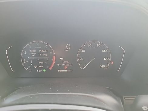 Used 2025 Honda Pilot TrailSport image 14