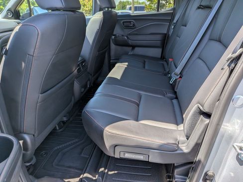 Used 2025 Honda Ridgeline TrailSport image 18