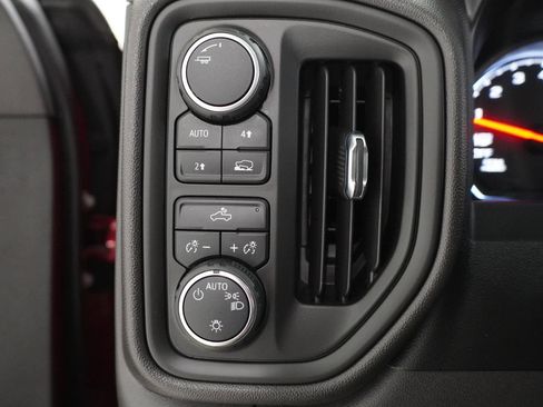 Used 2021 Chevrolet Silverado 1500 Custom AWD/4WD image 16