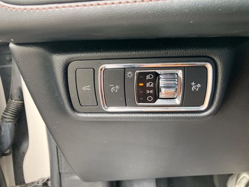 Used 2022 Lincoln Aviator AWD w/ Premium Package image 23