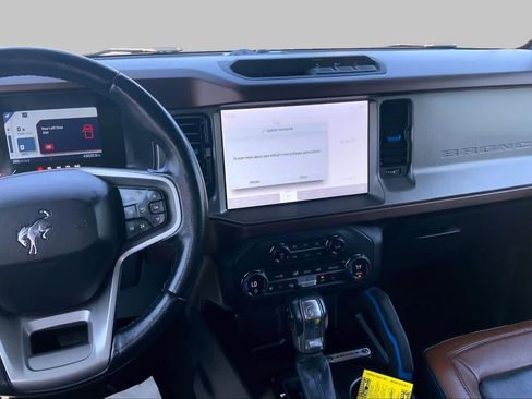 Used 2021 Ford Bronco Outer Banks AWD/4WD image 7