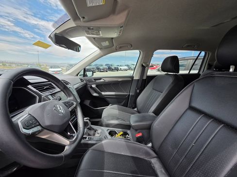 Used 2024 Volkswagen Tiguan SE FWD image 16