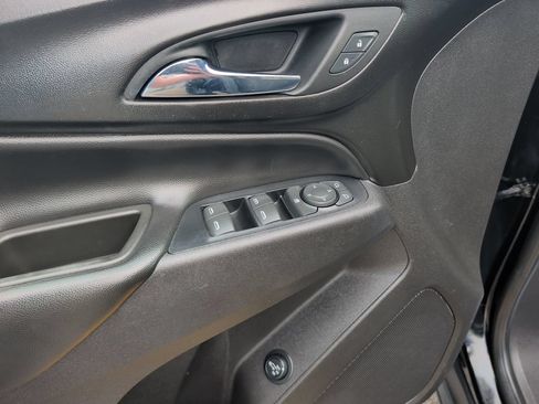 Used 2019 Chevrolet Equinox LT w/ Driver Convenience Package FWD image 10