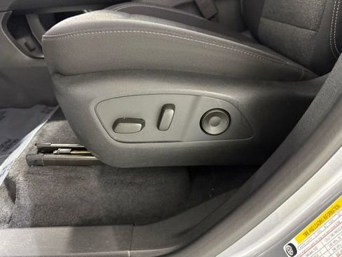 Certified 2025 GMC Acadia Elevation image 13