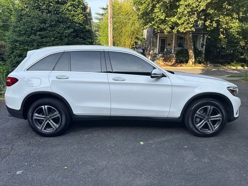 Used 2017 Mercedes-Benz GLC 300 4MATIC w/ Premium 2 Package image 6