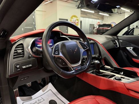 Used 2015 Chevrolet Corvette Z06 w/ 3LZ Preferred Equipment Group image 24