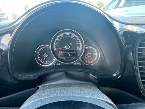 Used 2018 Volkswagen Beetle 2.0T S FWD image 11