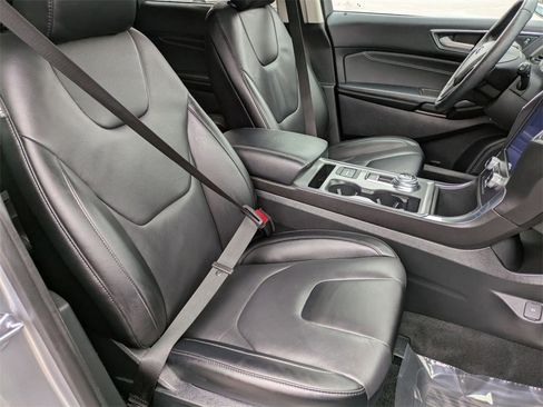Used 2022 Ford Edge Titanium image 30