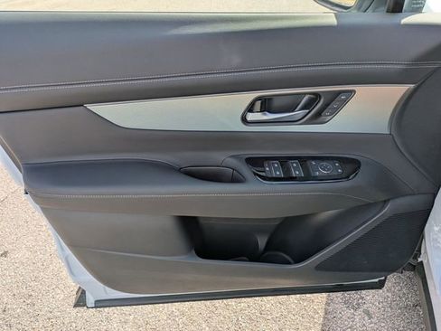 New 2025 Nissan Murano SL image 11