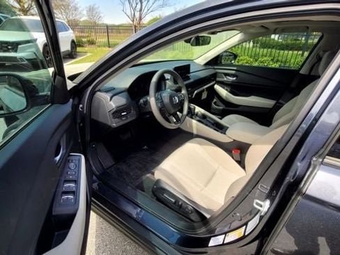 Used 2025 Honda Accord SE image 6