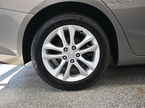 Used 2017 Chevrolet Malibu LT FWD image 16